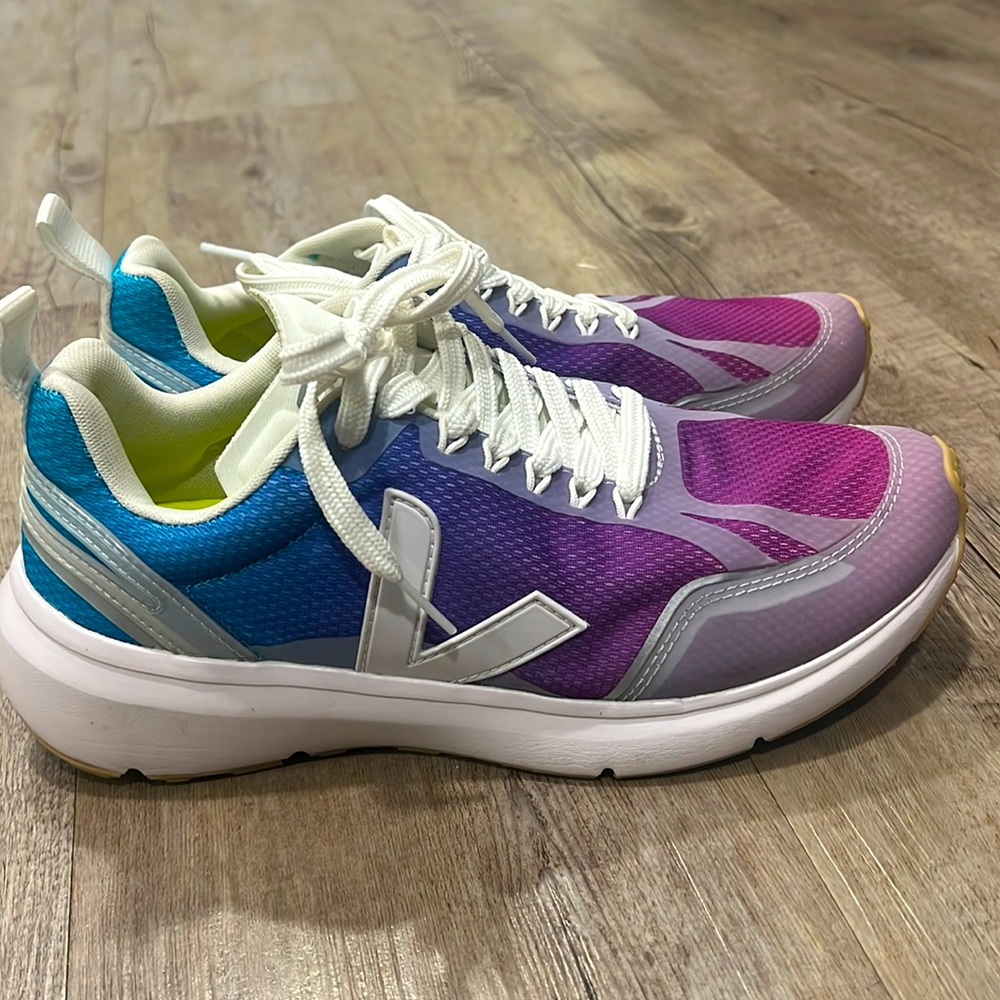Veja Jolie Foulee Condor Women Size 9 - Like New